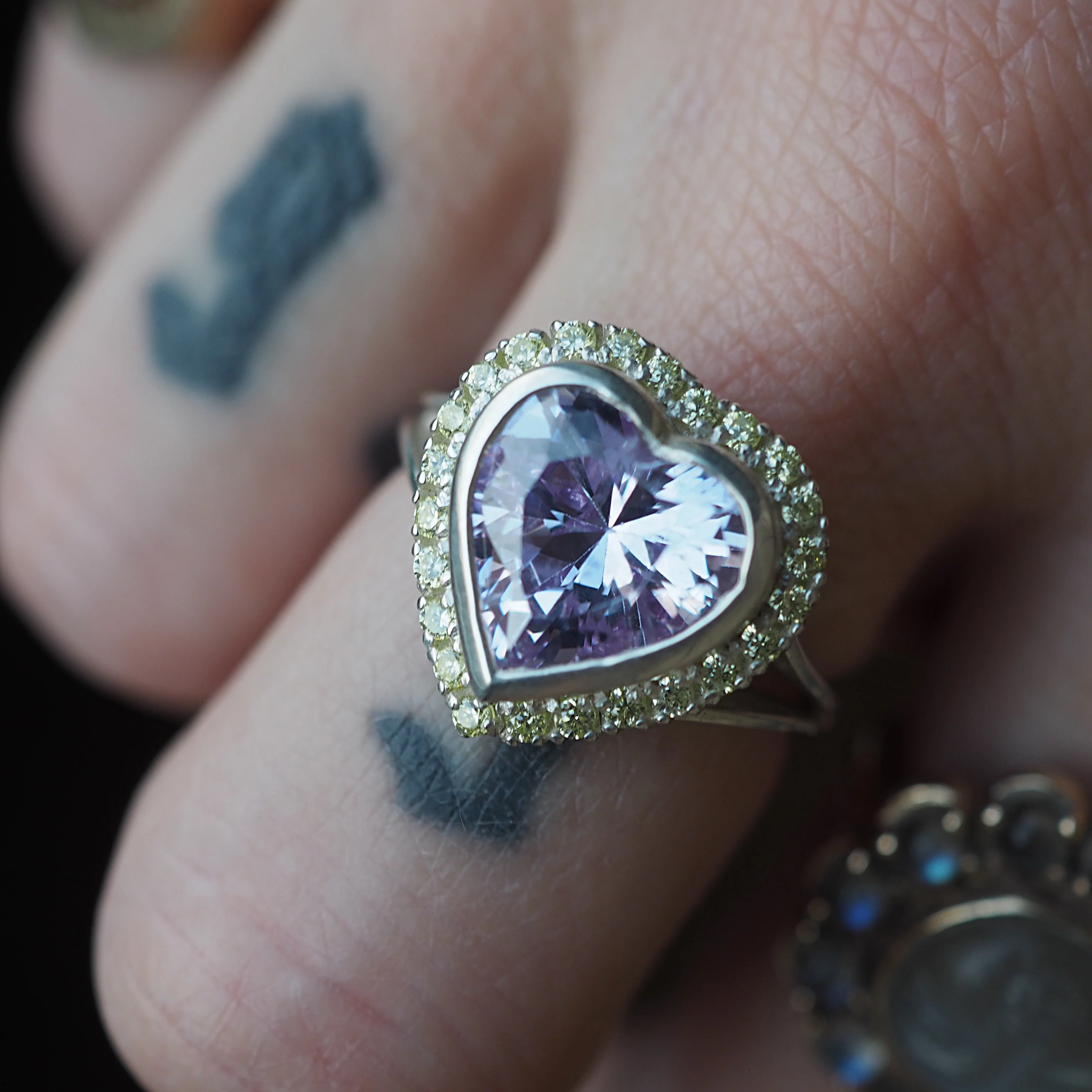 Lavender Amethyst & Peridot Heart Ring - Image 2