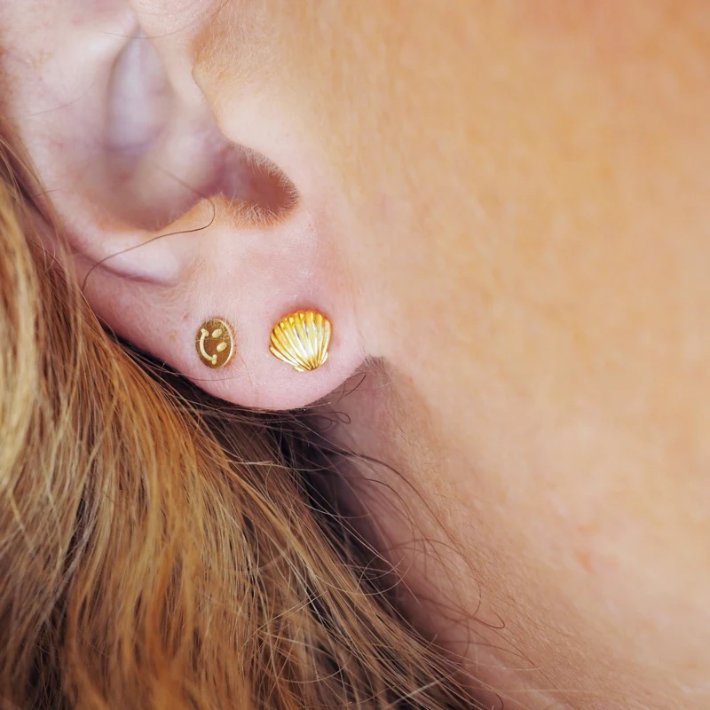 Clam Shell Studs - Image 3