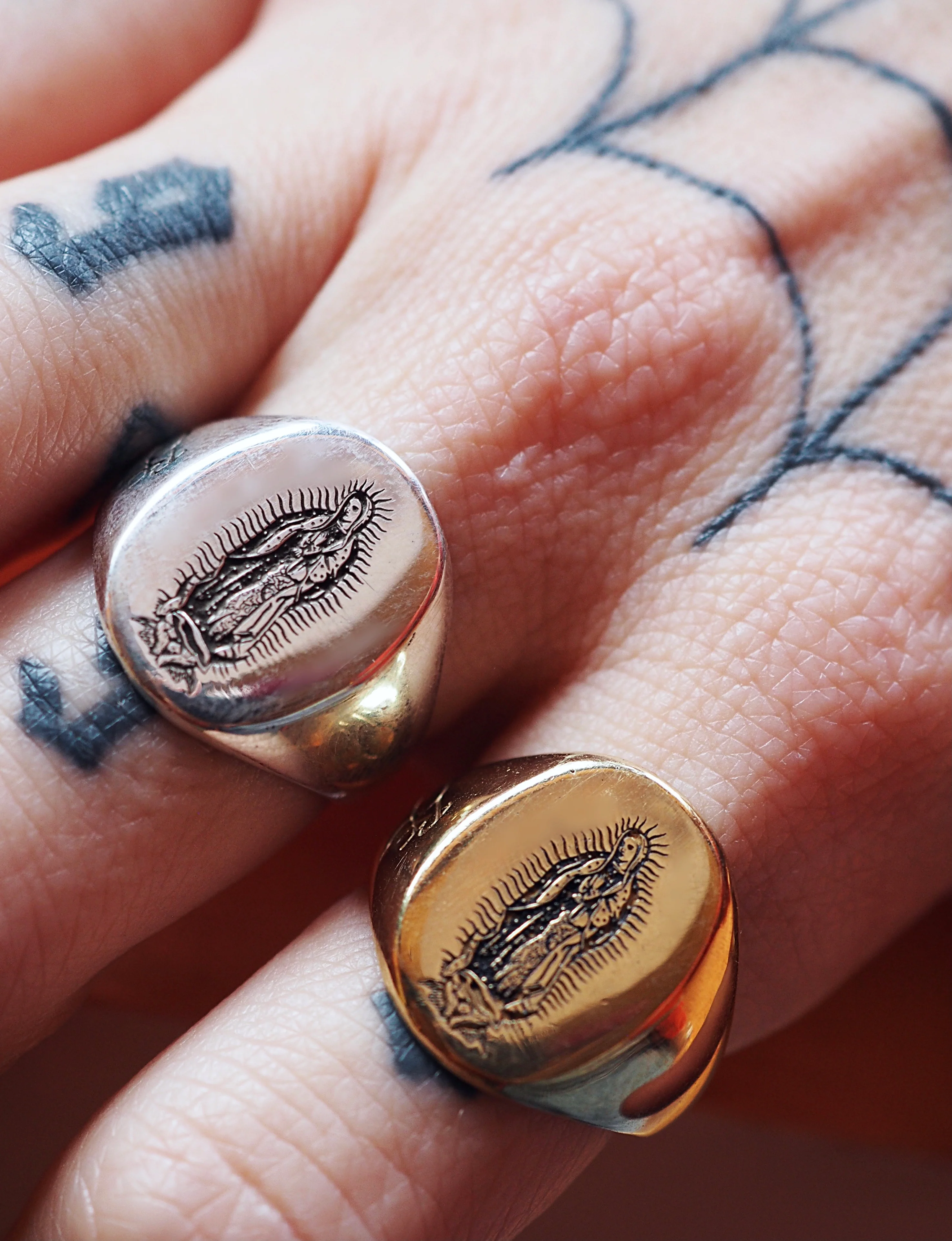 Oval Guadalupe Signet - Image 3