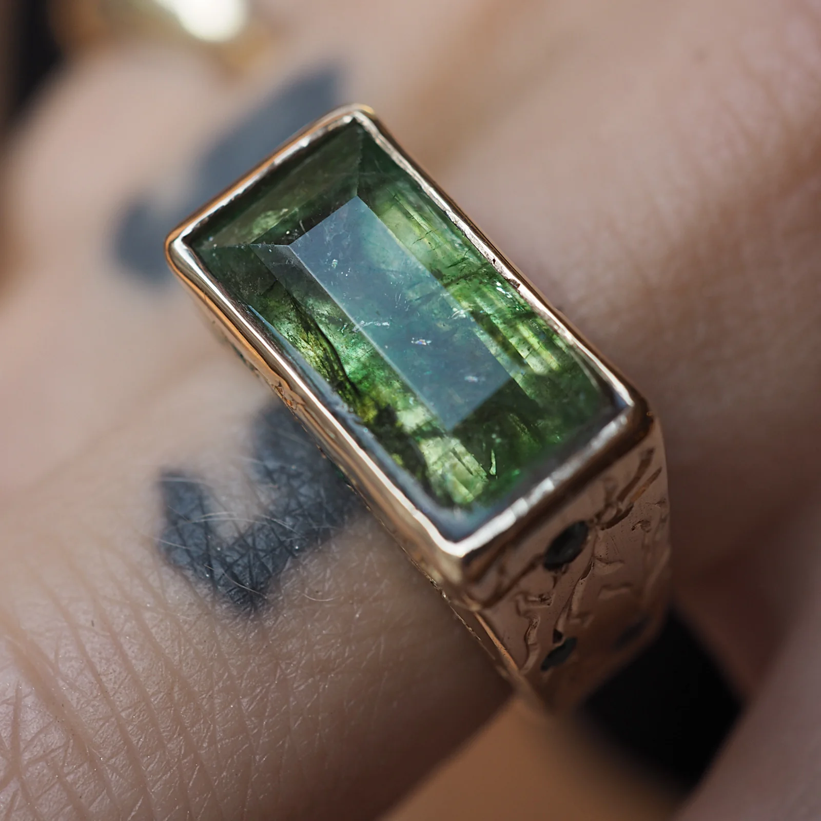 Walpole Tidal Pool Seaweed Emerald Ring - Image 10