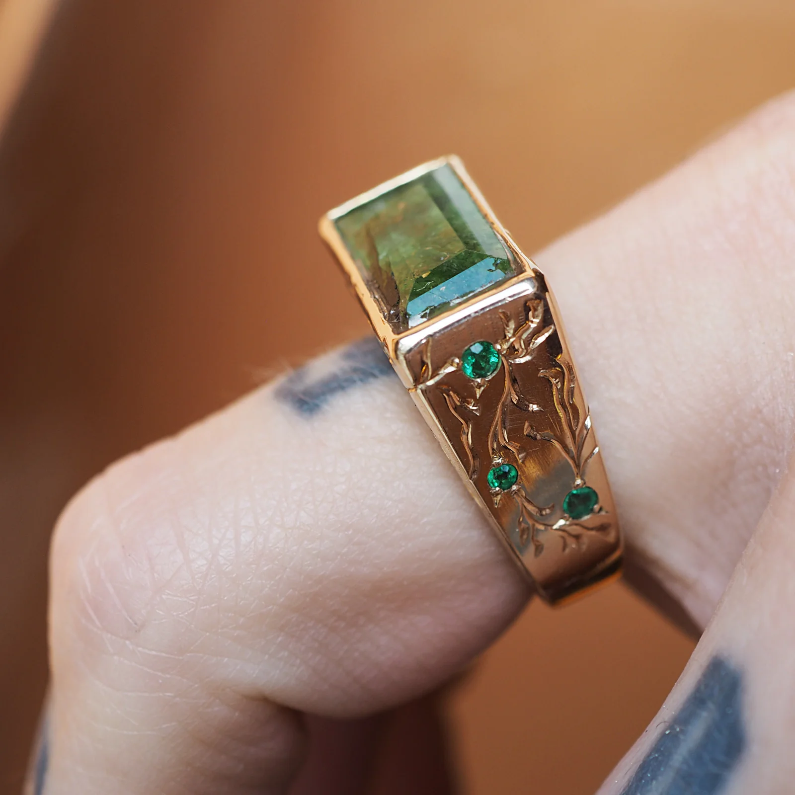 Walpole Tidal Pool Seaweed Emerald Ring - Image 8