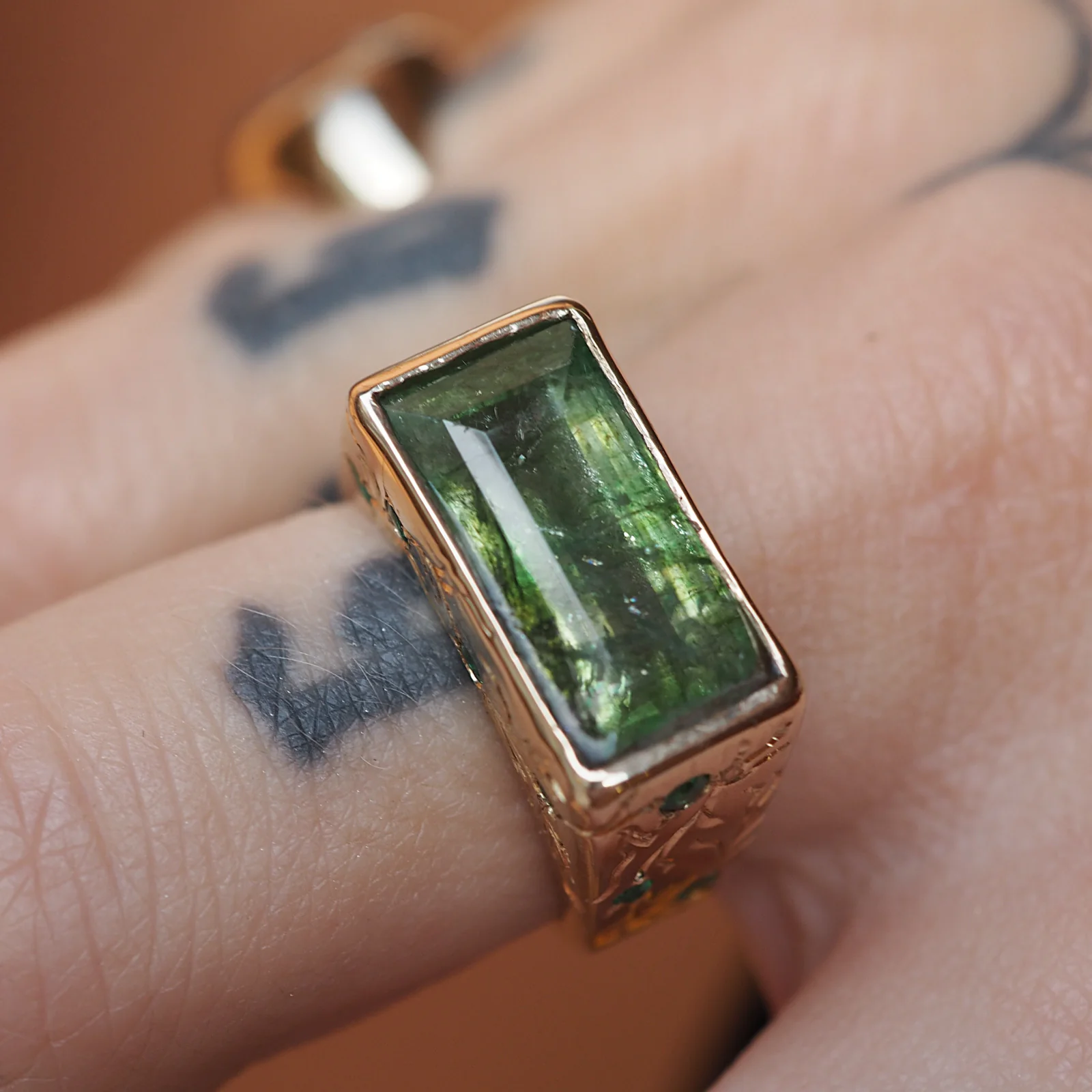 Walpole Tidal Pool Seaweed Emerald Ring - Image 9