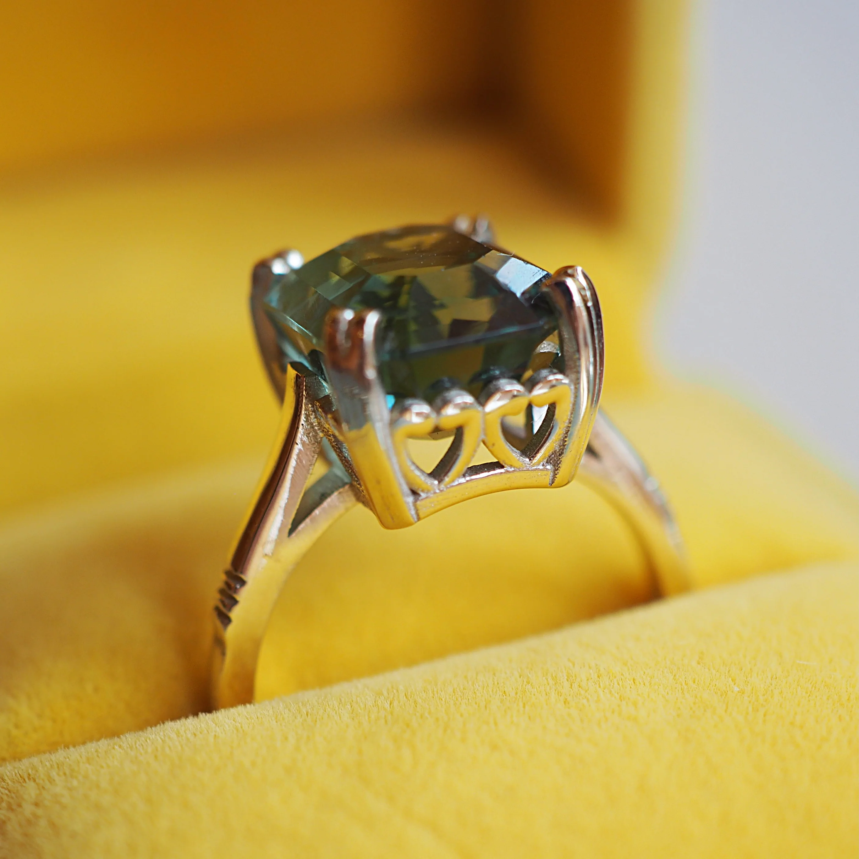 Teal Tourmaline Hearts detail Ring - Image 2