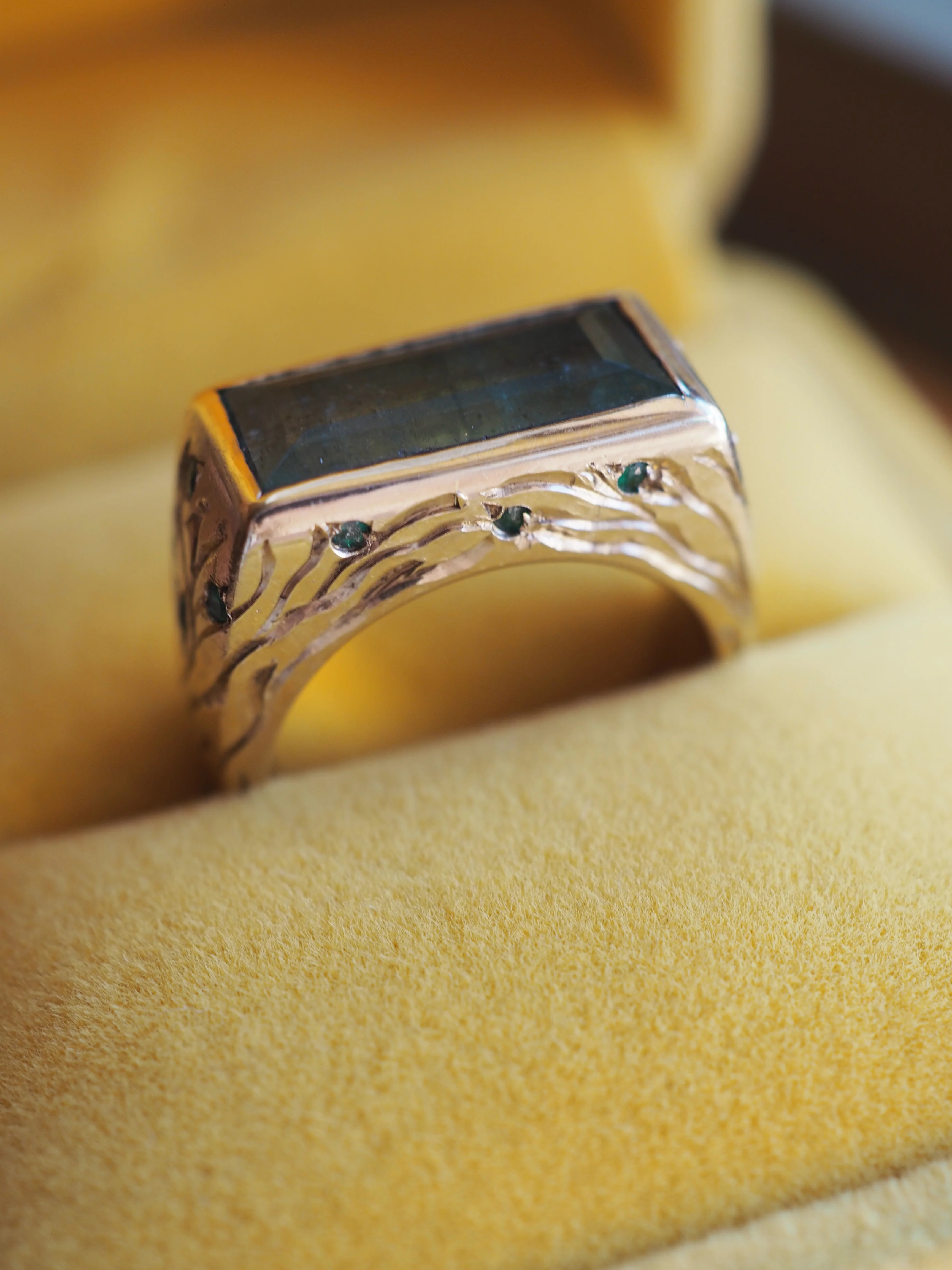 Walpole Bay Tidal Pool Seaweed Rare Emerald Ring - Image 4